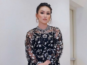 Wajah Ayu Ting Ting dan Adit Jayusman Saat Main TikTok Bareng Disebut Mirip, Didoakan Segera Menikah