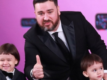 Sam Hammington Ungkap DM Sosmednya yang Minta Dirinya Berhenti Bicara Soal BTS