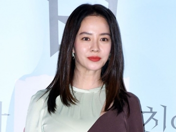 Song Ji Hyo Tulis Pesan Manis di Perayaan 20 Tahun Debut, Visual di Potret Baru Curi Perhatian