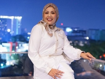 Ely Sugigi PD Pamer Foto Pakai Filter: Andai Secantik Ini Nggak Akan Ditinggal Laki-laki