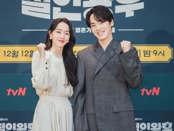 Shin Hye Sun dan Kim Jung Hyun Malu-malu di BTS Ciuman Panas 'Mr. Queen'