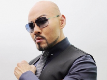 Deddy Corbuzier Unggah Foto Salat Berjamaah dengan Syekh Ali Jaber: Will Be Miss You