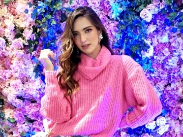 Begini Manisnya Nia Ramadhani Berikan Surprise Peringatan 47 Tahun Wedding Anniversary Sang Mertua