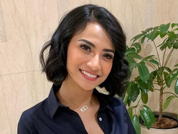 Bebas, Vanessa Angel Dapat Oleh-oleh Ini dari Angelina Sondakh Saat Sambangi Lapas Pondok Bambu