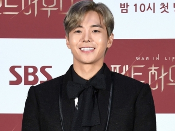 Bahasa Inggris Hingga Latar Belakangnya Dinyinyirin Netizen, Begini Jawaban Bijak Park Eun Seok