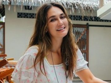Klarifikasi Luna Maya Soal Foto Bareng Cowok di Akun Gosip, Akui Nyaman dengan Brondong?