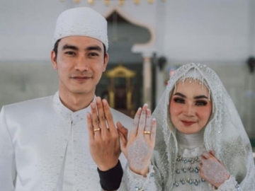 Istri Kena Komentar Nyinyir, Evan Marvino Pasang Badan Akui Beruntung Nikahi Uffri Datun Nitami