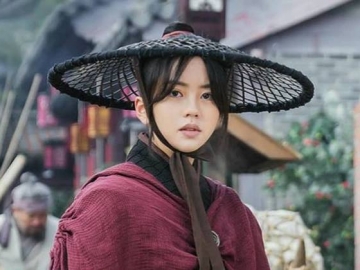 Kim So Hyun Ceritakan Harus Belajar Pedang Hingga Sulitnya Peran di 'River Where The Moon Rises'