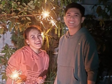 Reaksi Ayu Ting Ting Usai Diisukan Batal Nikah dengan Adit Jayusman