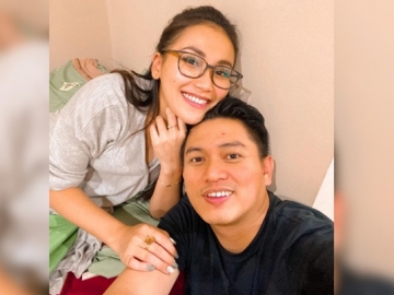 Ayu Ting Ting Kini Hapus Foto Bareng Adit Jayusman, Benarkan Kabar Batal Nikah?
