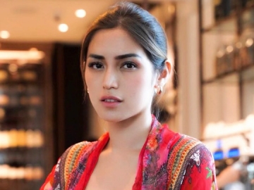 Tuai Kritik Gara-gara Biarkan El Barack Berdiri di Mobil yang Berjalan, Jessica Iskandar Buka Suara