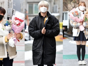 Bang Ye Dam-N.I Stray Kids Hingga Yeojin LOONA Cs Sumringah Rayakan Kelulusan SMA