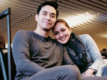 Cerita Darius Sinathrya Pasrah Temani Donna Agnesia Nangis Nonton 'Ikatan Cinta'