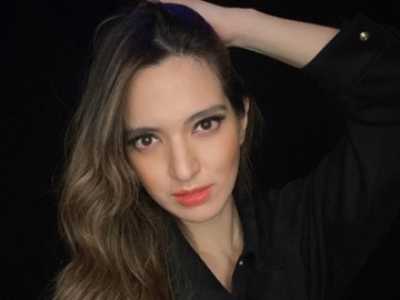 Unggah Foto Ziarah, Potret Haru Nia Ramadhani Kenang Wejangan Sang Ayah Semasa Hidup