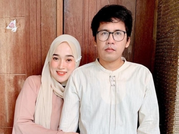 Gugat Cerai Ayus Sabyan, Potret Ririe Fairus Hadir di Sidang Perdana Ditemani Sahabat Tuai Simpati