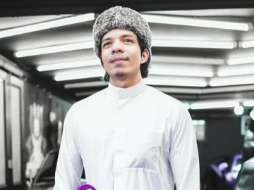 Foto Nunduk di Masjid Istiqlal Bikin Terharu, Doa Atta Halilintar Diserbu Reaksi Para Artis