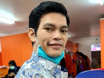 Kesedihan Mendalam El Ibnu Usai Ibunda Meninggal Dunia: Bagai Petir Menyambar