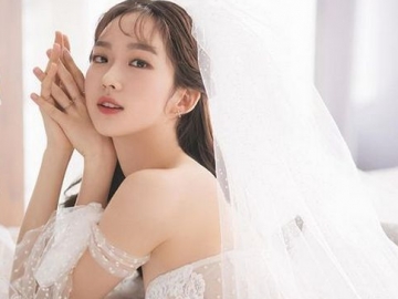 Bak Pengantin Sungguhan, Pemeran Joo Seok Kyung 'Penthouse' Tampil Elegan di Pemotretan