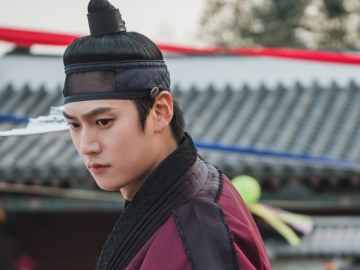 Tampil Menawan dengan Rambut Acak-Acakan, KBS Rilis Perdana Foto Na In Woo Jadi On Dal