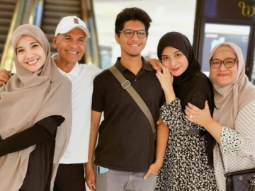 Mark Sungkar Terlibat dalam Kasus Dugaan Korupsi, Zaskia-Shireen Yakin Sang Ayah Difitnah