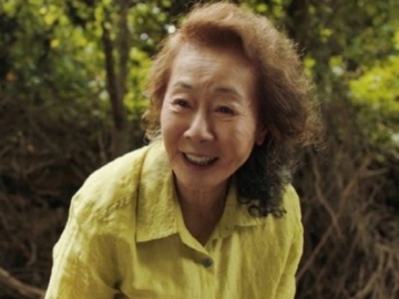 Jadi Artis Korea Pertama yang Raih Nominasi Oscar, Yoon Yeo Jung Ungkap Managernya Menangis