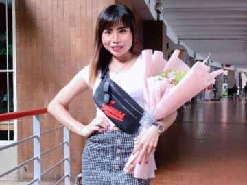 Belum Lama Cerai dari Kiwil, Eva Belisima Dilamar Romantis Pacar Bulenya