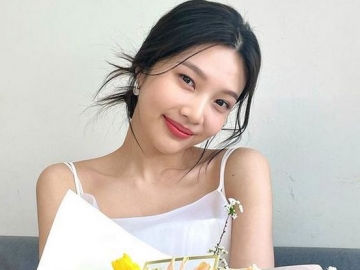 Urai Rambut Panjangnya dan Pakai Kacamata Kebesaran, Aura Joy Red Velvet Disebut Makin Memikat