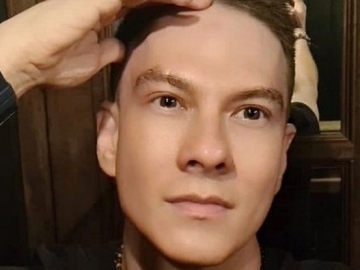  Bertrand Antolin Cari Pemakaman Khusus Untuk Ibu Baptisnya Yang Meninggal 