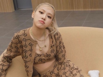 Tampil Perdana di Vogue Australia, Rose Bicara Soal Reaksi Teman dan Gurunya Dulu Saat Putus Sekolah