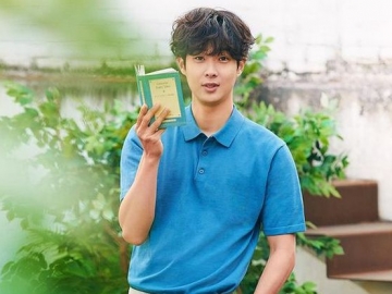 Choi Woo Shik Pamer Pesona Awet Muda dan Beri Bocoran Projek Film Terbarunya