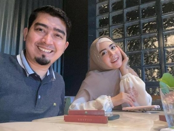 Ustaz Solmed Bela April Jasmine dengan Beber Hukum Joget Malah Tuai Kritik