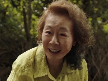 Harumkan Perfilman Korea, Aktris Veteran Youn Yuh Jung Raih Penghargaan di Screen Actor Guild (SAG) 