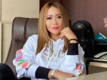 Tunjukkan Koleksi Sepatunya, Inul Daratista Buat Netter Heboh