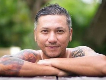  Pandemi Belum Selesai, Gading Marten Mulai Jualan Sepatu