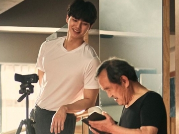 Song Kang Menari di Depan Park In Hwan Dalam 'Navillera' Sukses Bikin Mewek