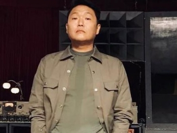 PSY Sukses Bikin Penasaran Usai Unggah Poster Bakal Orbitkan Artis Baru