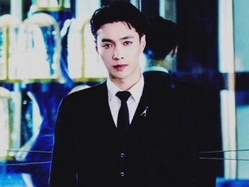 Lay EXO Pamer SIM Baru untuk Kemudikan Traktor Sukses Bikin Terpingkal