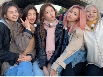 Konsep Berpakaian ITZY Kembali Dicibir, Sekarang Dinilai Tak Cocok Dengan Tema