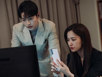 Akan Ada Bintang Tamu Kejutan di Fan Meeting Song Joong Ki, Fans Harapkan Jeon Yeo Bin