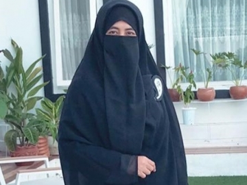 Umi Pipik Ingin Mulai Jalin Komunikasi Dengan Dua Istri Alm. Uje