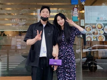 Pacarnya Dirumorkan Sebagai Pria Penghibur, Han Ye Seul Ngamuk dan Langsung Pasang Badan 