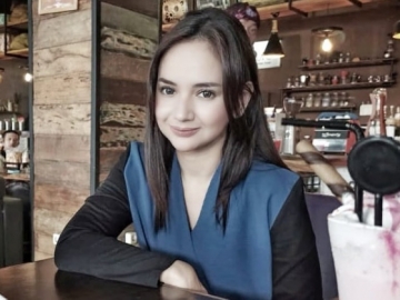 Bagikan Sederet Fotonya Bersanding dengan Lisa BLACKPINK, Angelica Simperler Mohon Hal Ini