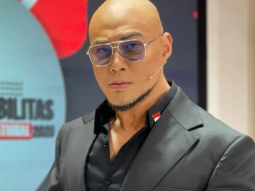 Deddy Corbuzier Akui Ibu Tak Pedulikan Agama Calon Istrinya