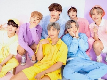 Wawancarai BTS untuk Times Now India, Visual Sakshma Srivastav Sukses Mencuri Perhatian Fans