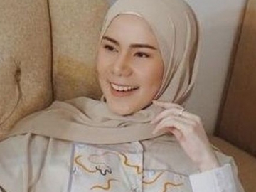 Cynthia Ramlan Beber Jungkir Balik Kehidupan Sebelum Hijrah
