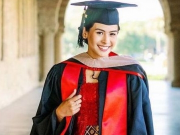 Maudy Ayunda Banjir Dukungan Usai Lulus S2 Universitas Bergengsi