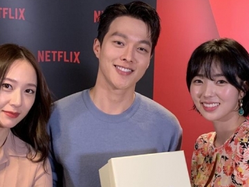 Lucunya Jang Ki Yong Bingung Jawab Pertanyaan di Depan Dua Lawan Main Film 'Sweet & Sour'