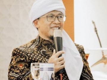 Gugat Cerai Teh Ninih Lagi, Ada Apa Dengan Aa Gym?