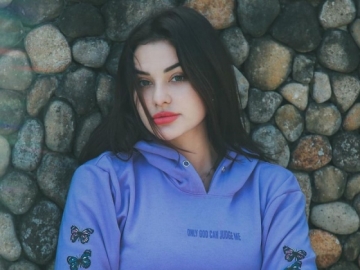 Cara Sembahyang Kena Kritik, Nora Alexandra Minta Maaf dan Tegaskan Hal Ini