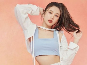 Bikin Kesensem, Joy Red Velvet Tampilkan Wajah Mulus Tanpa Cela di Majalah Singles